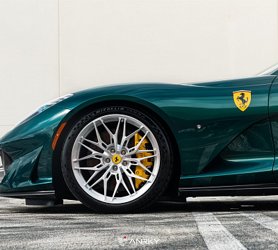 Фото дисков Anrky S1-X1 на Ferrari 812