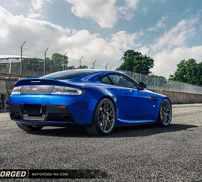 Фото дисков BC Forged KL12 на Aston Martin Vantage 3