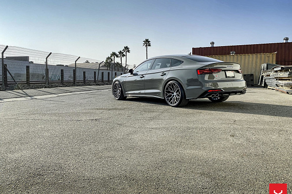 Фото дисков Vossen HF-2 Алмазная проточка на Audi A/S/RS 5 (F5)