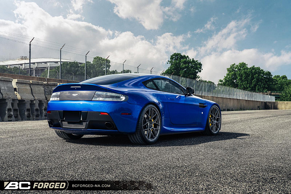 Фото дисков BC Forged KL12 Глянцевый тонированный лак на Aston Martin Vantage 3