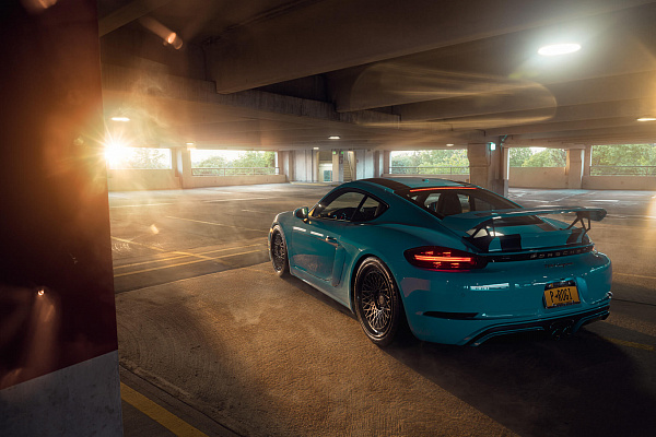 Фото дисков HRE 501 Черный сатин на Porsche Cayman III
