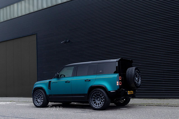 Фото дисков Brixton Forged TR21 AERO1 Сатиновый графит на Land Rover Defender II
