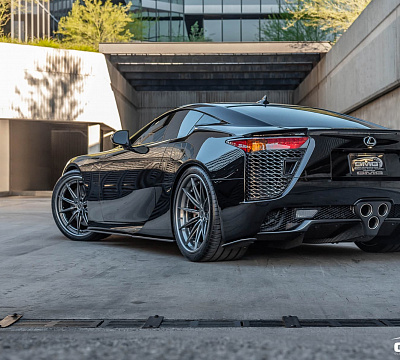 Фото дисков Brixton Forged R11-R на Lexus LFA