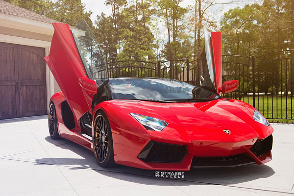 Фото дисков Strasse Wheels SV15T Deep Concave FS Другой цвет на Lamborghini Aventador