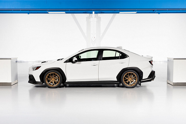 Фото дисков Motegi Racing MR147 CM7 Сатиновое золото на  Subaru WRX VB