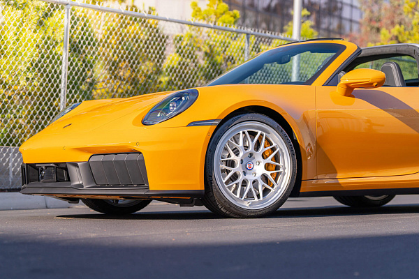 Фото дисков HRE 300 GTS Сатиновый лак на Porsche 911 VIII