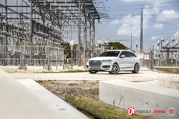 Фото дисков Vossen CG-205 Серебро на Audi Q7 (4M)