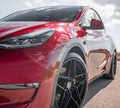 Фото дисков HRE FF11 на Tesla Model Y