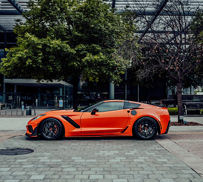 Фото дисков Strasse Wheels SM5R Deep Concave FS на Chevrolet Corvette C7