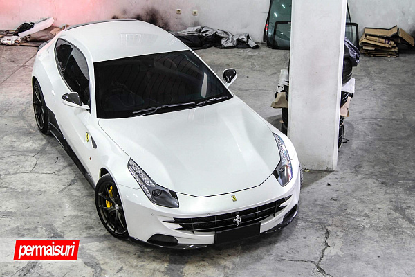 Фото дисков HRE P101 Сатиновая бронза на Ferrari FF