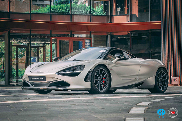Фото дисков Vossen EVO-2R Черный глянец на McLaren 720S