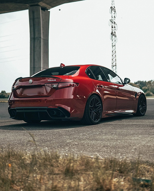 Фото дисков FP1 Черный сатин на Alfa Romeo Giulia II (952)