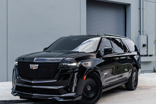 Фото дисков Brixton Forged LX16 Черный сатин на Cadillac Escalade V