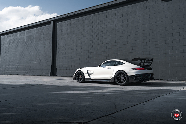 Фото дисков Vossen EVO-2R Черный сатин на Mercedes-Benz AMG GT I