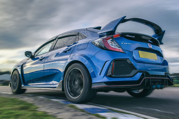 Фото дисков Bola FLB Глянцевый графит на Honda Civic Type R FK8