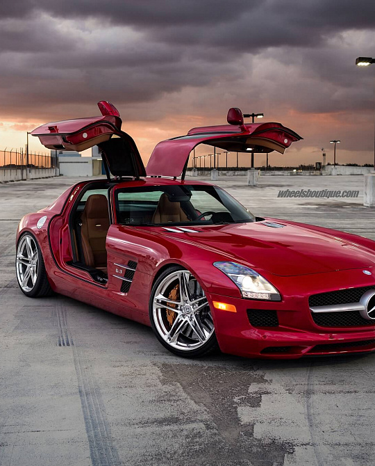 Фото дисков P207 Полированный лак на Mercedes-Benz SLS AMG