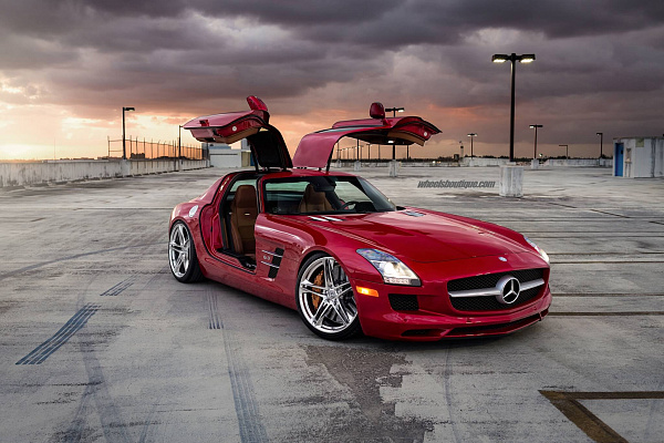 Фото дисков HRE P207 Полированный лак на Mercedes-Benz SLS AMG