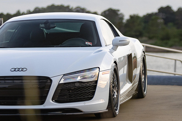 Фото дисков HRE 540 Глянцевый графит на Audi R8 (Typ 42)