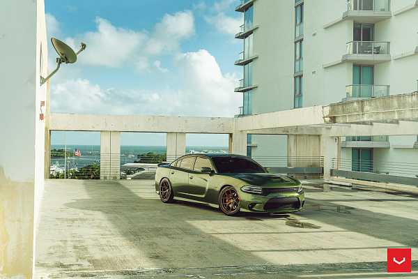 Фото дисков Vossen HF-5 Сатиновая бронза на Dodge Charger VII