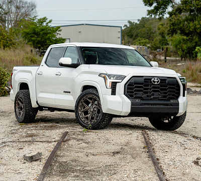 Фото дисков 4PLAY 4P55 на Toyota Tundra III