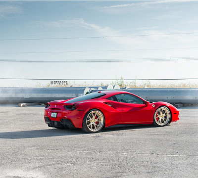 Фото дисков Strasse Wheels SM5RT Deep Concave FS на Ferrari 488