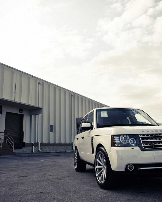 Фото дисков CV1 Серебро на Range Rover Sport I