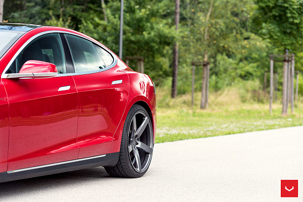 Фото дисков Vossen CV3 Глянцевый графит на Tesla Model S