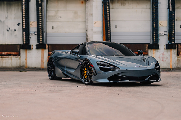 Фото дисков Brixton Forged CM6-R Черный сатин на McLaren 720S