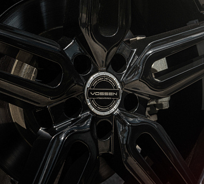 Фото дисков Vossen HF-1 на Land Rover Range Rover Velar