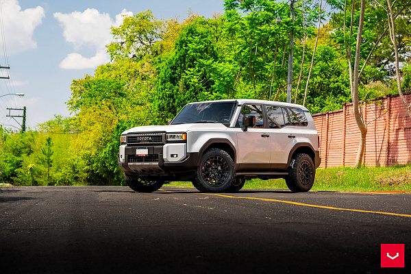 Фото дисков Vossen HFX-1 (6-Lug) Черный глянец на Toyota Land Cruiser Prado 250