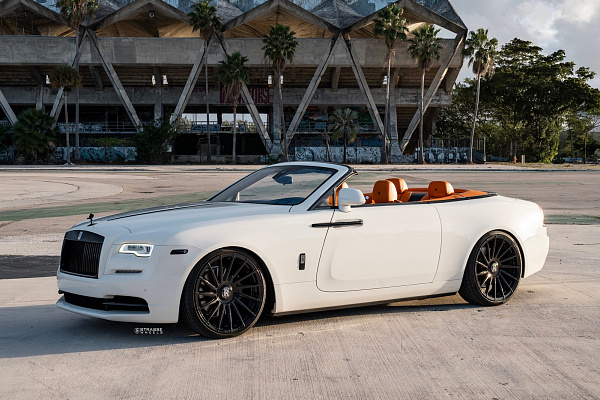 Фото дисков Strasse Wheels SV15T Deep Concave Duoblock RR Черный глянец на Rolls-Royce Ghost I