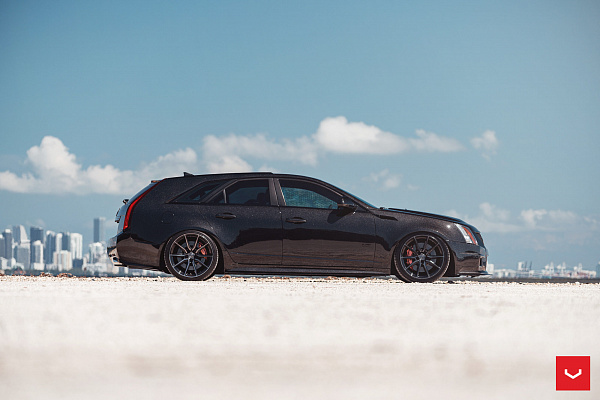 Фото дисков Vossen HF-3 Глянцевый темный лак на Cadillac CTS II