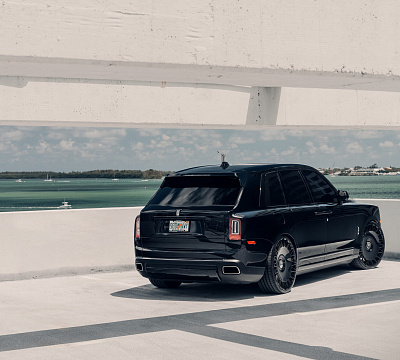 Фото дисков Vossen S17-18 на Rolls-Royce Cullinan