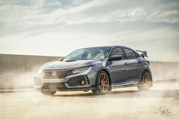 Фото дисков Motegi Racing MR147 CM7 Сатиновое темное золото на Honda Civic Type R FK8