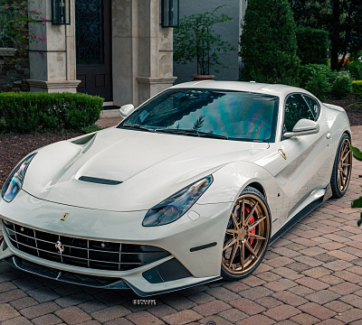 Фото дисков Strasse Wheels SV10-RS Deep Concave FS на Ferrari F12