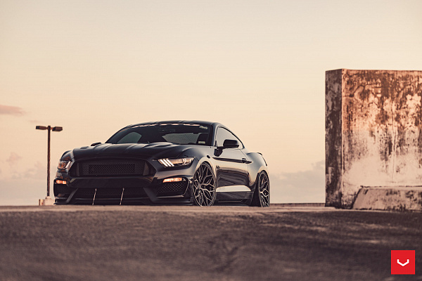Фото дисков Vossen HF-2 Алмазная проточка на Ford Mustang VI