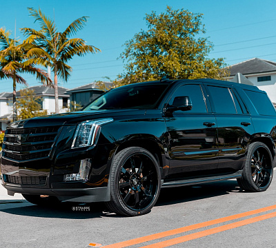 Фото дисков Strasse Wheels T8 Signature на Cadillac Escalade III