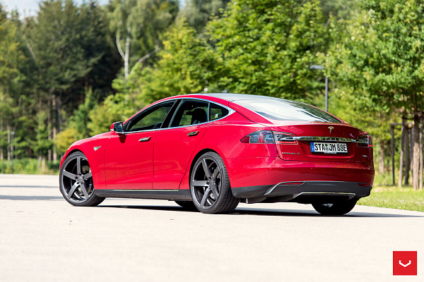Фото дисков Vossen CV3 Глянцевый графит на Tesla Model S
