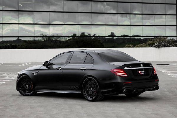 Фото дисков HRE 501 Черный сатин на Mercedes-Benz E-Class (W213, S213, C238)