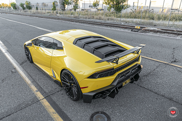 Фото дисков Vossen EVO-6T Черный глянец на Lamborghini Huracan
