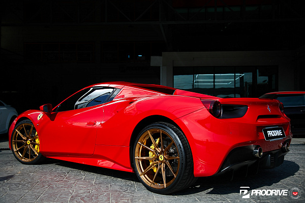 Фото дисков Vossen EVO-2R Глянцевое темное золото на Ferrari 488