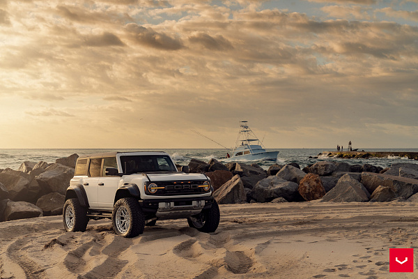 Фото дисков Vossen HFX-1 (6-Lug) Серебро на Ford Bronco