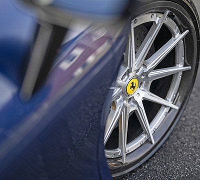 Фото дисков Strasse Wheels SV10 Track на Ferrari SF90
