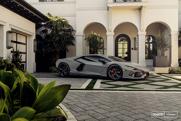Фото дисков NOVITEC NL5 Черный глянец на Lamborghini Revuelto