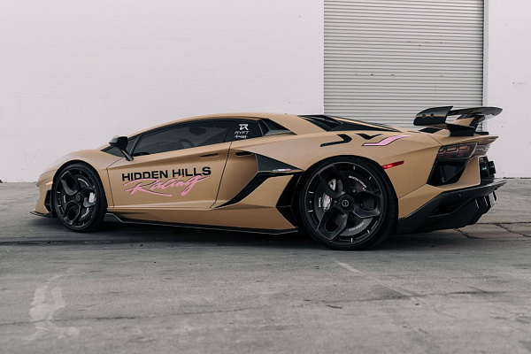 Фото дисков Brixton Forged NC01-R Черный сатин на Lamborghini Aventador