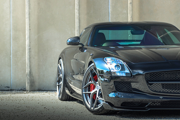 Фото дисков Brixton Forged PF7 Сатиновый графит на Mercedes-Benz SLS AMG