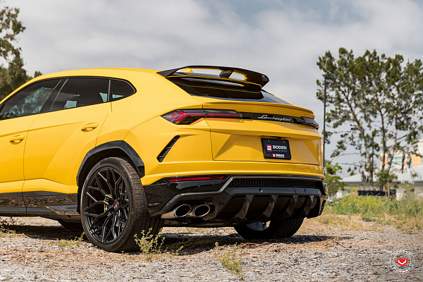 Фото дисков Vossen S17-01 Черный сатин на Lamborghini Urus