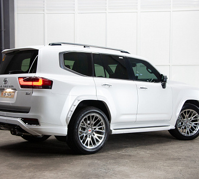 Фото дисков Vossen M-X3 на Toyota Land Cruiser 300