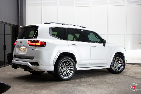 Фото дисков Vossen M-X3 Глянцевый лак на Toyota Land Cruiser 300