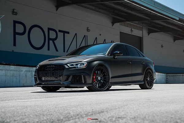 Фото дисков HRE P103 Черный глянец на Audi A/S/RS 3 (8V)